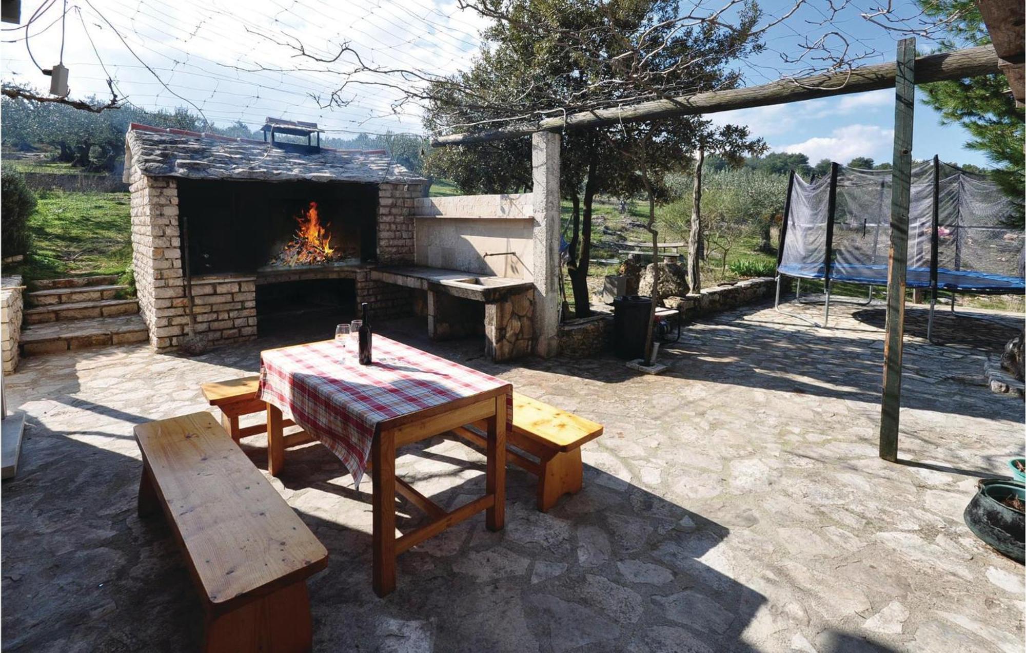 Pet Friendly Home In Postira With Kitchen Exterior photo
