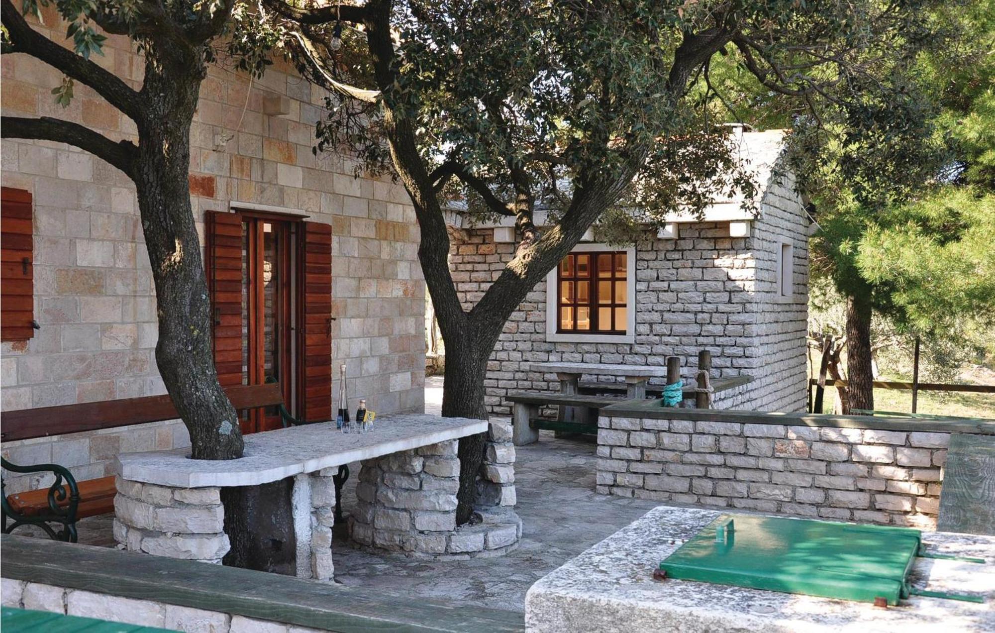 Pet Friendly Home In Postira With Kitchen Exterior photo