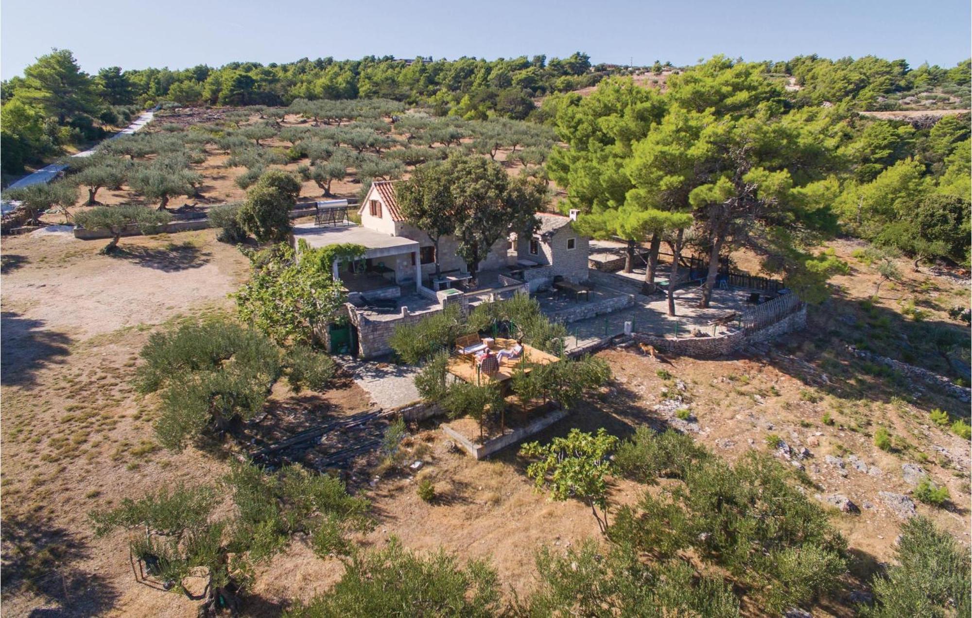Pet Friendly Home In Postira With Kitchen Exterior photo