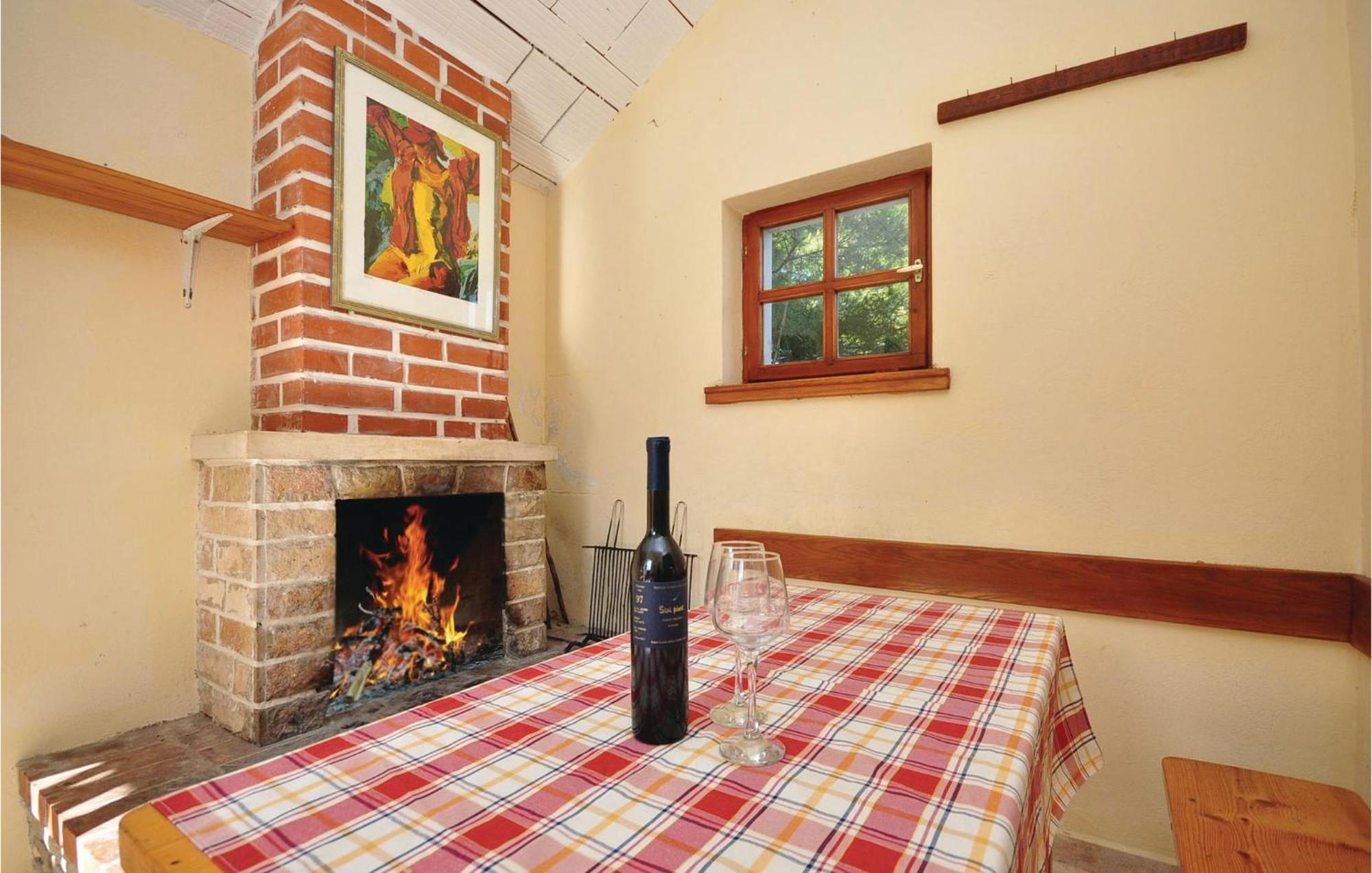 Pet Friendly Home In Postira With Kitchen Exterior photo